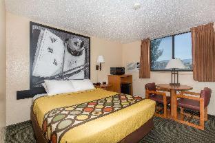 Super 8 By Wyndham Casper West By The River Номер фото
