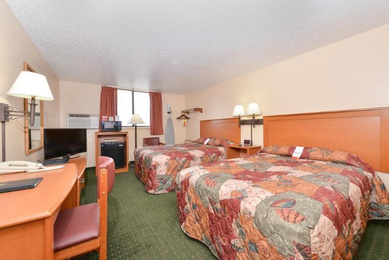 Super 8 By Wyndham Casper West By The River Екстер'єр фото