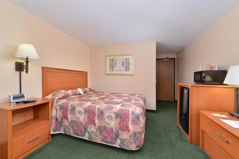 Super 8 By Wyndham Casper West By The River Екстер'єр фото